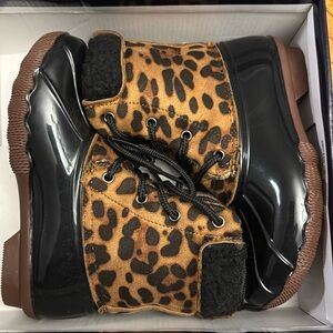 Adrienne vittadini girl boots